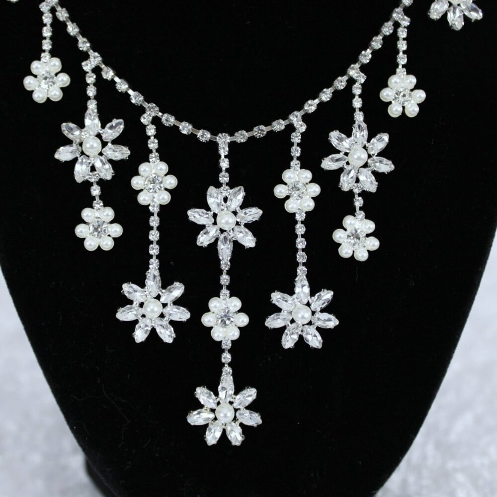 Cézanne Silver-Tone Rhinestone Floral Necklace & Chandelier Earring Set NWT - Picture 5 of 6